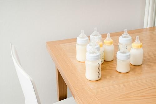 婴幼儿奶粉过敏的识别判断及喂养方式